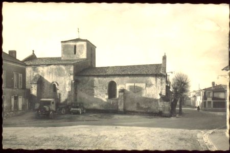 Eglise et place de St bonnet