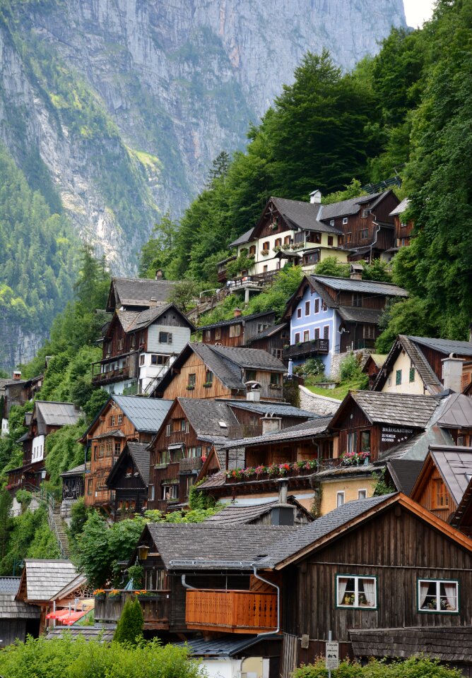 Mountain travel architecture
