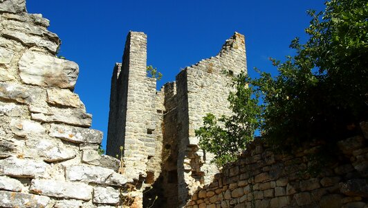 Abandoned house houses plague