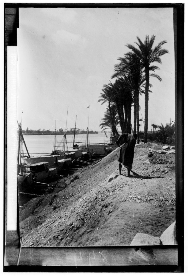 Egyptian views. Cairo (Masr). Looking up the Nile, Cairo LOC matpc.00094