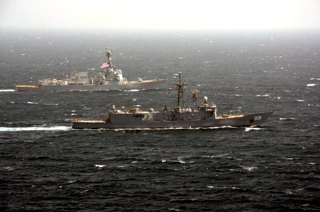 Egyptian frigate Sharm El-Sheikh (F901) and USS Sampson (DDG-102) underway in the Red Sea on 15 February 2018 (180215-N-NO146-0002)