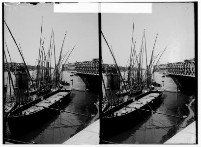 Egyptian views; Cairo (Masr). Vessels rushing for the open bridge LOC matpc.01481