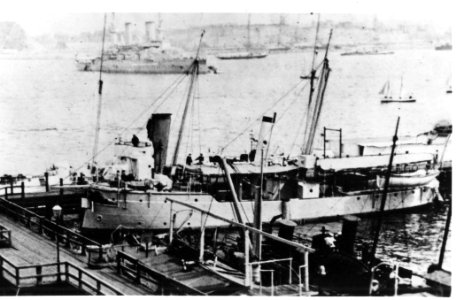 Ehemaliges Kanonenboot OTTER um 1900 photo