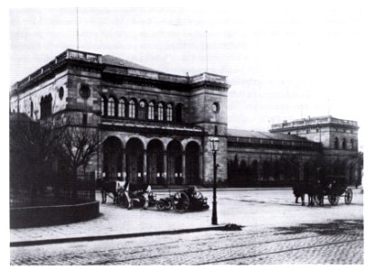 Ehemaliges Bergisch-Märkisches Bahnhofsgebäude am heutigen Graf-Adolf-Platz in Düsseldorf