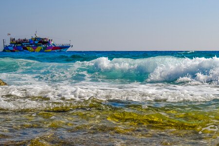 Foam motion cruise boat