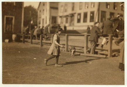 Eight year old Syrian girl, Pheobe (i.e. Phoebe) Thomas, going to work at 6 a.m., August 14, with great butcher knife, to cut sardines in Seacoast Canning Co. Factory -4, Eastport Me. Said LOC nclc.00965