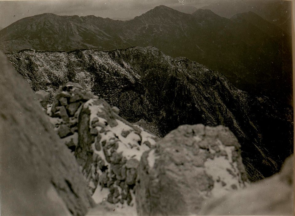 Eigene und feindl. Stellungen am Vrsic vom Lipnik. (13-X.1917.) (BildID 15802841)
