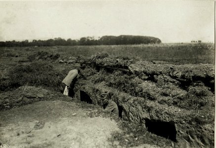 Eigene Schützengräben im Angriffe vor Zydaczow. (BildID 15431401)