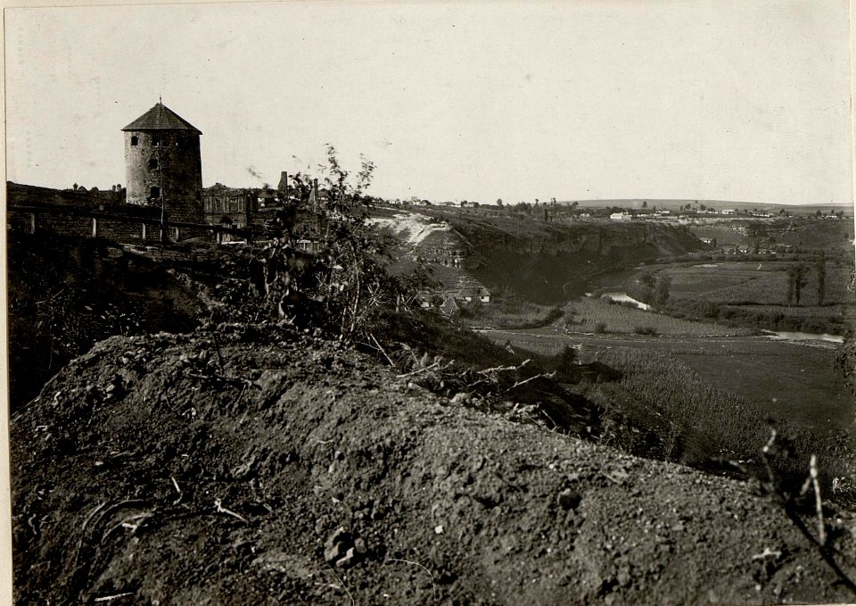 Eigene Stellung in Skala. (BildID 15533060)