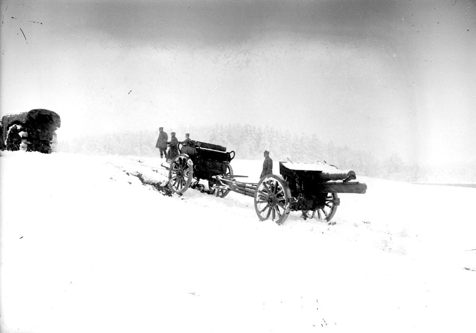 Ein 15cm Haubitzen Gespann im Schnee - CH-BAR - 3241017