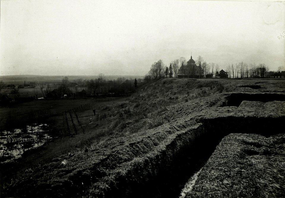 Eigne Infanteriestellung bei Holyn, bei Kalusz 4.April 1917. (BildID 15590380)