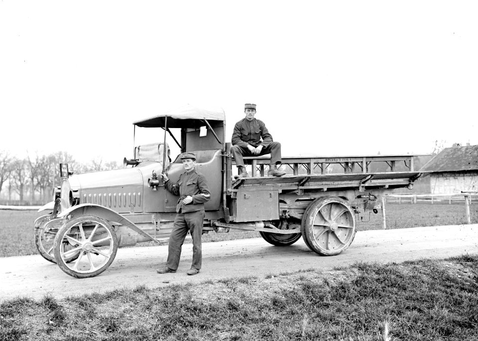 Ein leerer Mannschaftslastwagen - CH-BAR - 3240145