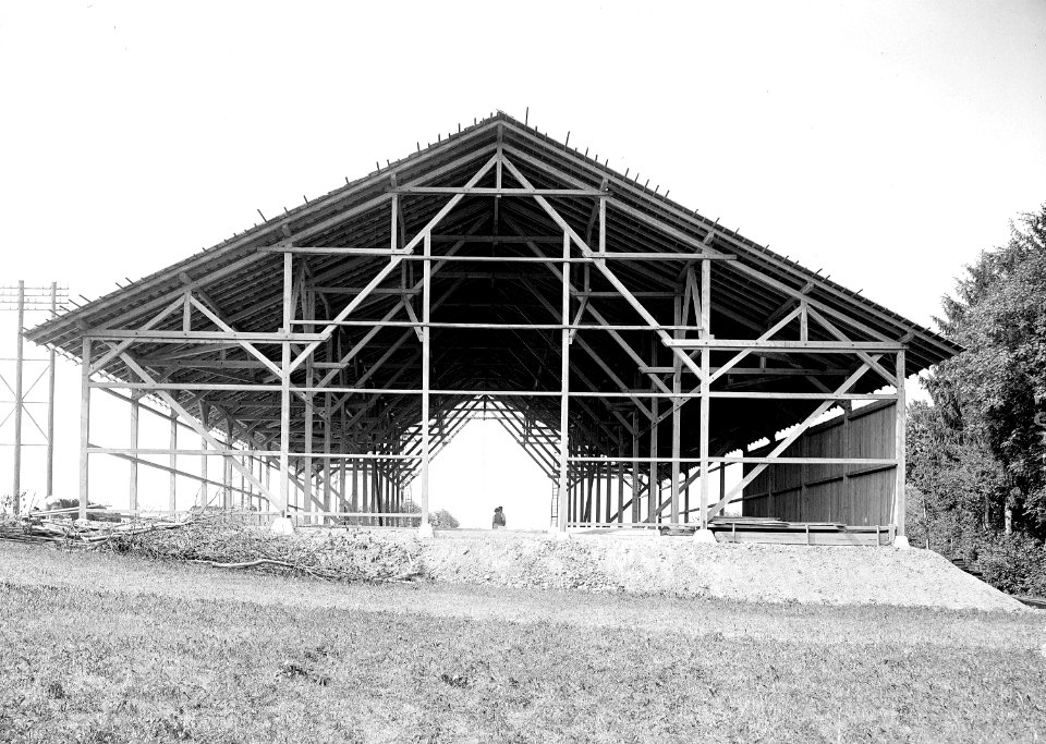Ein Heuschuppen im Bau als Magazin für die Armee - CH-BAR - 3241286