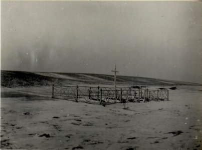 Ein Heldenfriedhof des k.u.k. Infanterieregimentes 82, 18. 2. 1916 (BildID 15541743)