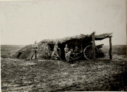 Ein vorgeschobenes Feldgeschütz hinter dem IR.90 östl. Stawiszcze. Aufgenommen am 15. Dezember 1915. (BildID 15541056)