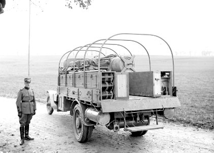 Ein Materiallastwagen von hinten - CH-BAR - 3240144