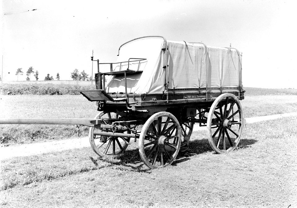 Ein zugedeckter Brieftaubenwagen - CH-BAR - 3240820