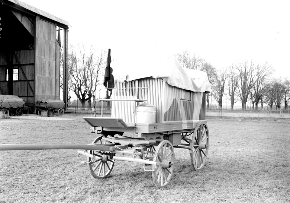 Ein neuer Brieftaubenwagen der Armee - CH-BAR - 3240988