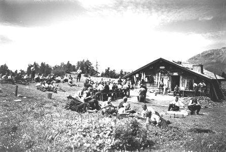 Eine Alphütte als ideales Kantonnement - CH-BAR - 3239883