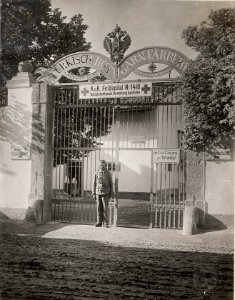 Eingang in das Feldspital Haidenschaft. (BildID 15601110)