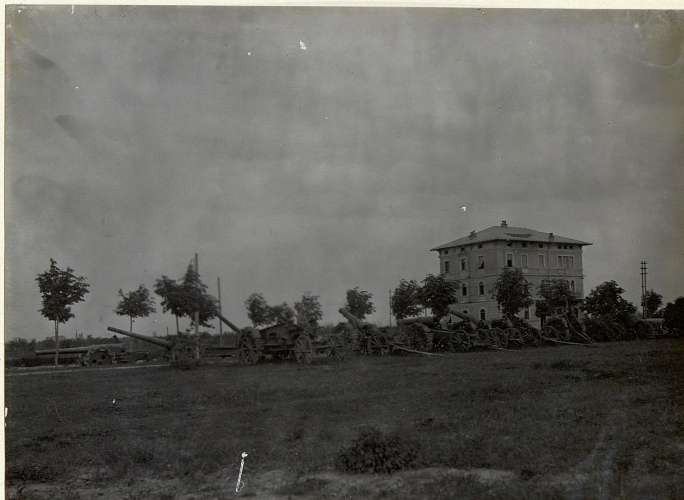 Einige itl.Geschütze. Monfalcone. Anfang Mai. 1918. (BildID 15664831)