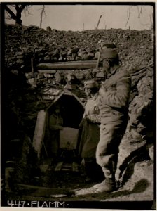 Eingang zur Straßenkaverne, 30 Schritte hinter der vordersten Infanteriestellung an der Straßenhöhe Oslavija (BildID 15732642)