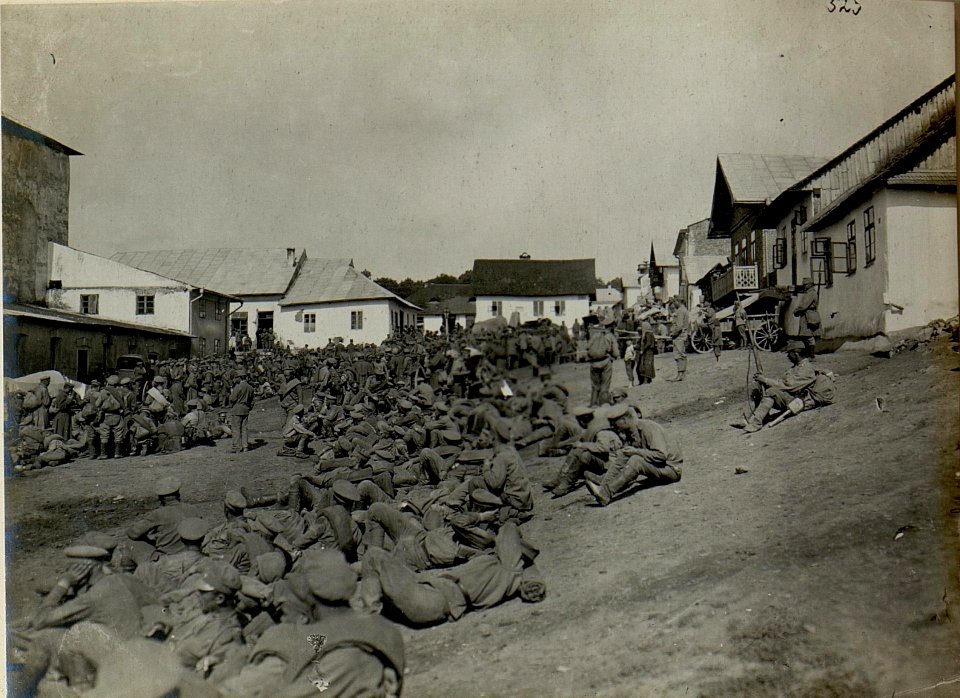 Eingebrachte russische Gefangene in Podhajce (BildID 15524740)