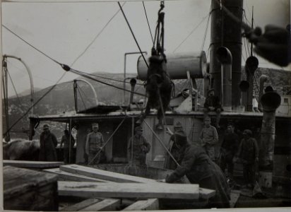 Einschiffung in Neum. März 1916. (BildID 15454475)