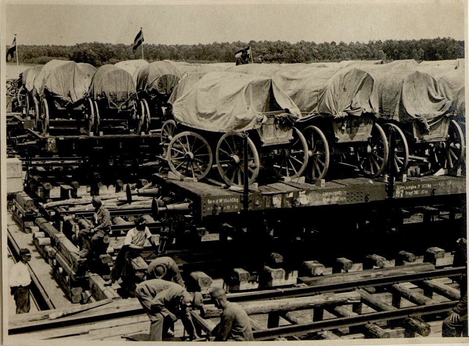 Einschiffen der Batterie auf das Trajekt in Giurgiu (Giurgin) (BildID 15545315)