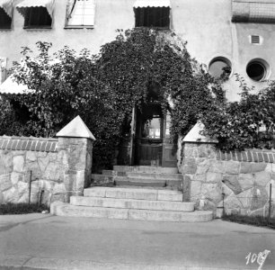Eiran sairaalan pääsisäänkäynti - N1869 (hkm.HKMS000005-00000180)