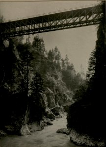 Eisenbahnbrücke über die Schlitzaschlucht bei Tarvis, aufgenommen am 16. Mai 1916 (BildID 15472786)