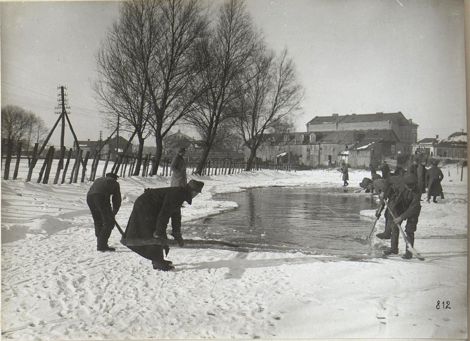 Eisgewinnung im winterlichen Galizien (BildID 15682000)