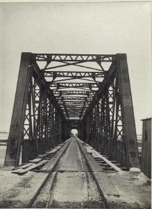 Eisenbahnbrücke im verschneiten Galizien (BildID 15681132)