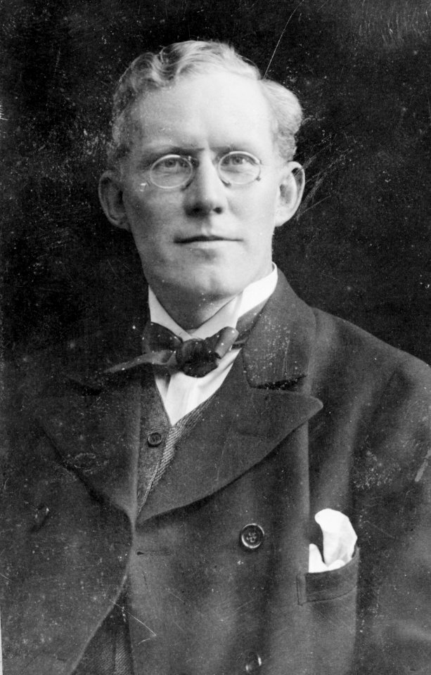 Ejnar Ditlevsen, Danish zoologist, half-length portrait, facing front (cropped)