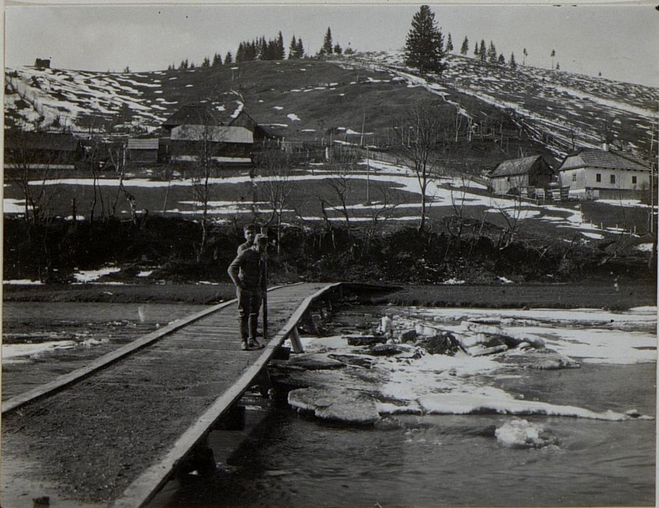 Eisstoss in der goldenen Bistritz bei Jakobeny (BildID 15453515)