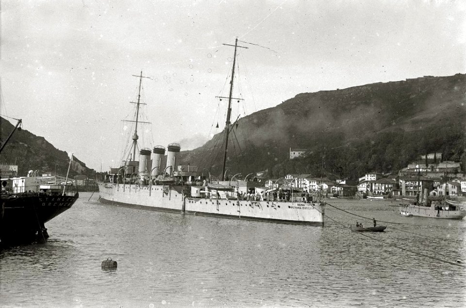 El buque de guerra 'Reina Victoria Eugenia' en Pasaia (1 de 1) - Fondo Car-Kutxa Fototeka