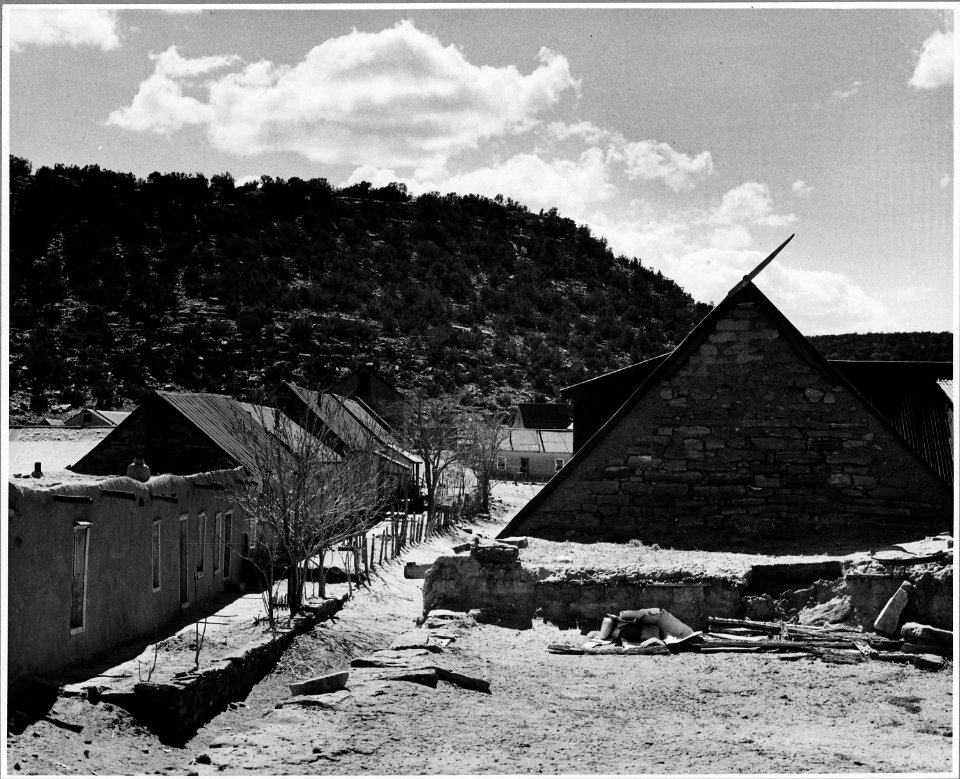 El Cerrito, San Miguel County, New Mexico. Buildings are of many different shapes and sizes. Notic . . . - NARA - 521150