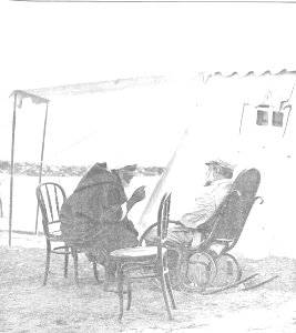 El general Marina conversando en su tienda del fuerte de Camellos con Amadi, de Campúa, Nuevo Mundo, 05-08-1909 (cropped) photo