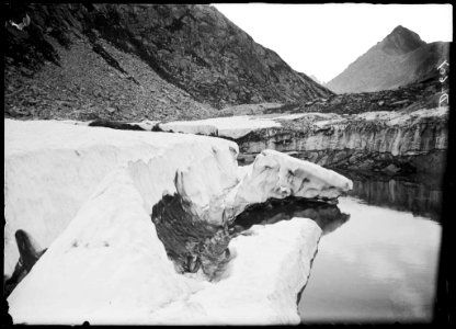 El llac deth Hòro glaçat