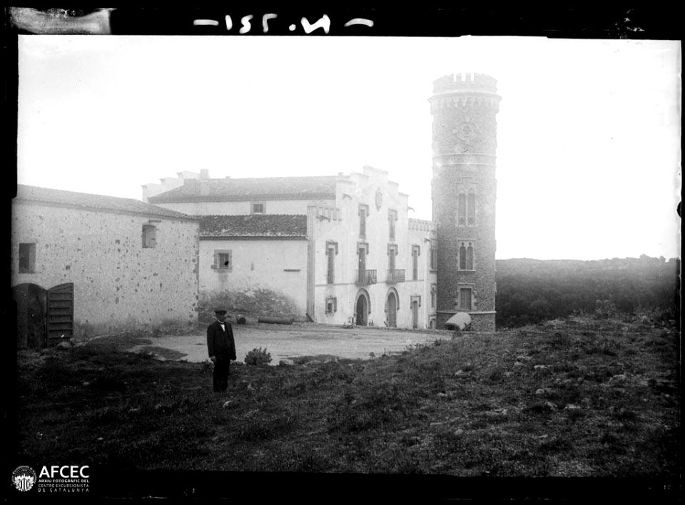 El mas d'En Gornis i la torre Bell-lloc