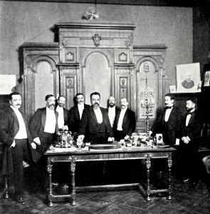 El ministro de Instrucción Pública y Bellas Artes dirigiendo la palabra a los invitados, de Franzen, Blanco y Negro, 29-07-1900