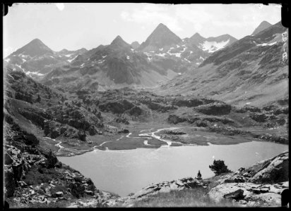 El llac de Respumoso amb el pic de Piedrafita al fons