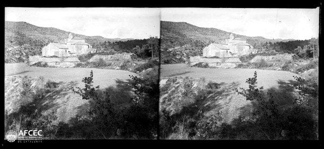El monestir de Sant Celdoni i Sant Ermenter de Cellers des de la rodalia