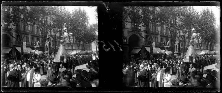El pas del seguici de l'enterrament del cardenal Casañas per la Rambla (AFCEC BORDONS X 185)