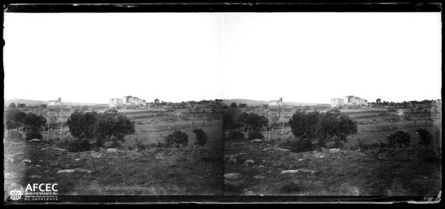 El nucli de Sant Serni amb l'església de Sant Serni de Llanera des de la rodalia