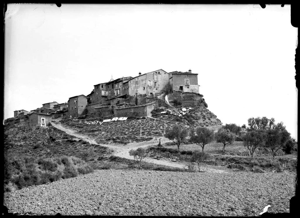 El poble d'Enate