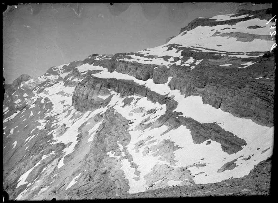 El pic de Marboré des del Cilindro de Marboré (AFCEC SOLER D 0247)