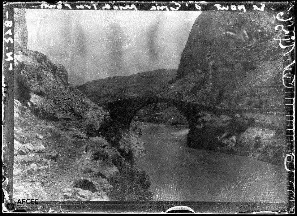 El pont d'Espia sobre el riu Segre