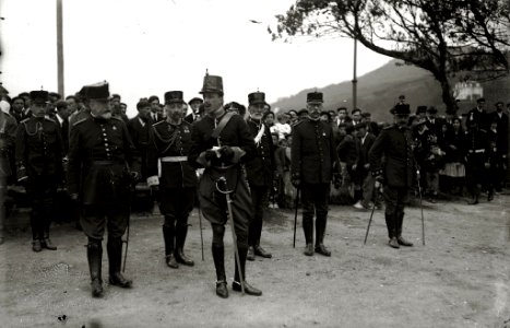 El rey Alfonso XIII en el campo de maniobras de Ondarreta (1 de 3) - Fondo Car-Kutxa Fototeka