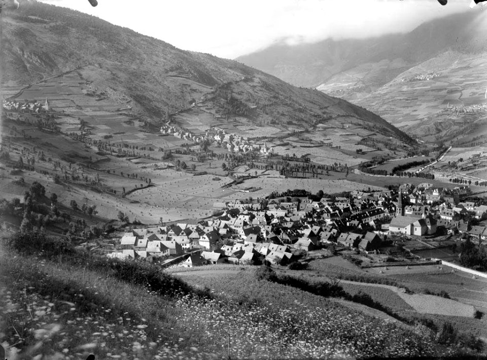 El poble de Vielha (AFCEC SOLER D 1204)